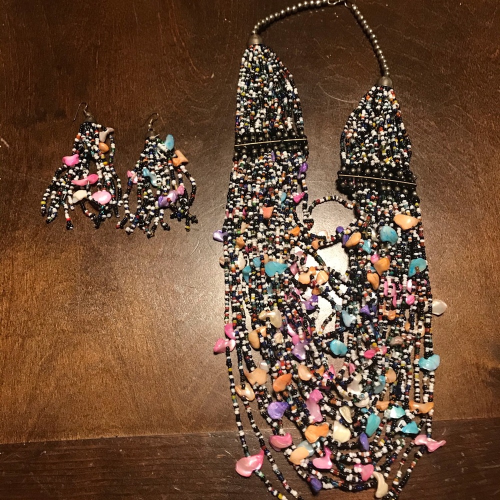 Beaded/shell necklace & earring set